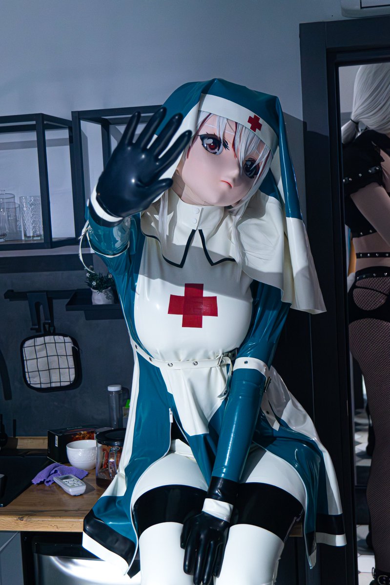 Hey! No filming in here! *pout*
<a href="/KigSonya/">Sonya Korvin</a> is the author and <a href="/Nassnull/">Nass</a> as background)
#kigurumi #キグルミ #着ぐるみ #cosplay #latex