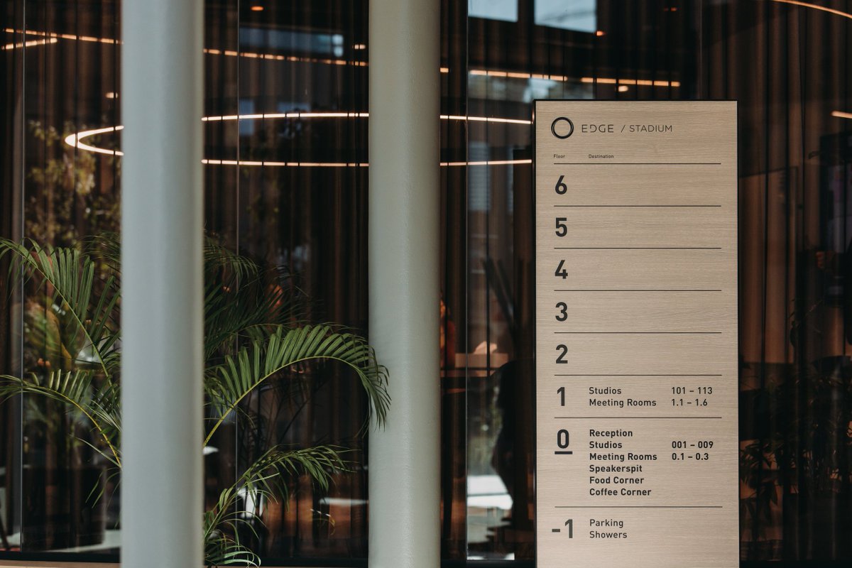 Edge_Workspaces's tweet image. 🏢 Let us organize your workshop in a fully serviced environment!
Natural light, warm colors and a mix of plants to make you feel at ease just by stepping into your new conference room.

Available in Amsterdam, Berlin and Hamburg - now!

#WhereWellbeingWorks #EDGEWorkspaces