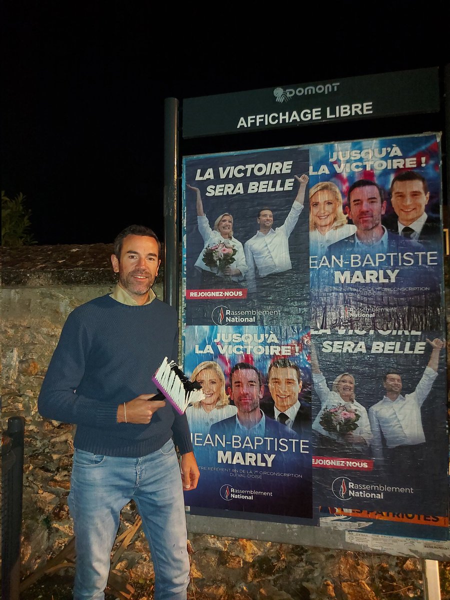 JBaptiste_Marly's tweet photo. Collage avec les militants au lendemain d'un excellent week-end à Bordeaux lors des #Estivales
Rejoignez-nous sur le terrain 🇨🇵
#JusquÀLaVictoire https://t.co/pQpJoFl3Vz