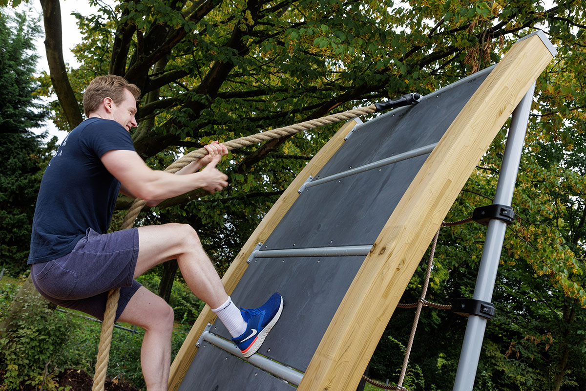 PHIX_Photonics's tweet image. Our Vitality Coordinator keeps us moving! These #bootcamp sessions on the obstacle course right outside our facility boost both body and mind,  a great way to wrap up a day in #photonics assembly or the office!

#peoplematter #worklifebalance #chipindustry