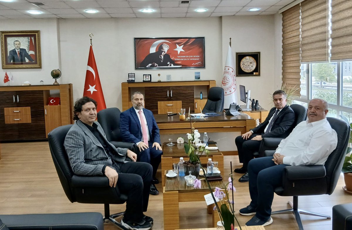 🇹🇷 Balıkesirimiz ve Çanakkalemizden sorumlu, Devlet su işleri Bölge müdürümüz, Olcay ÇUBUKÇU bey ve müdür muavini, Abdulkadir YILMAZ beylere, ziyaretleri ve bilgi paylaşımları için teşekkür ediyor, işlerinde kolaylıklar diliyoruz.