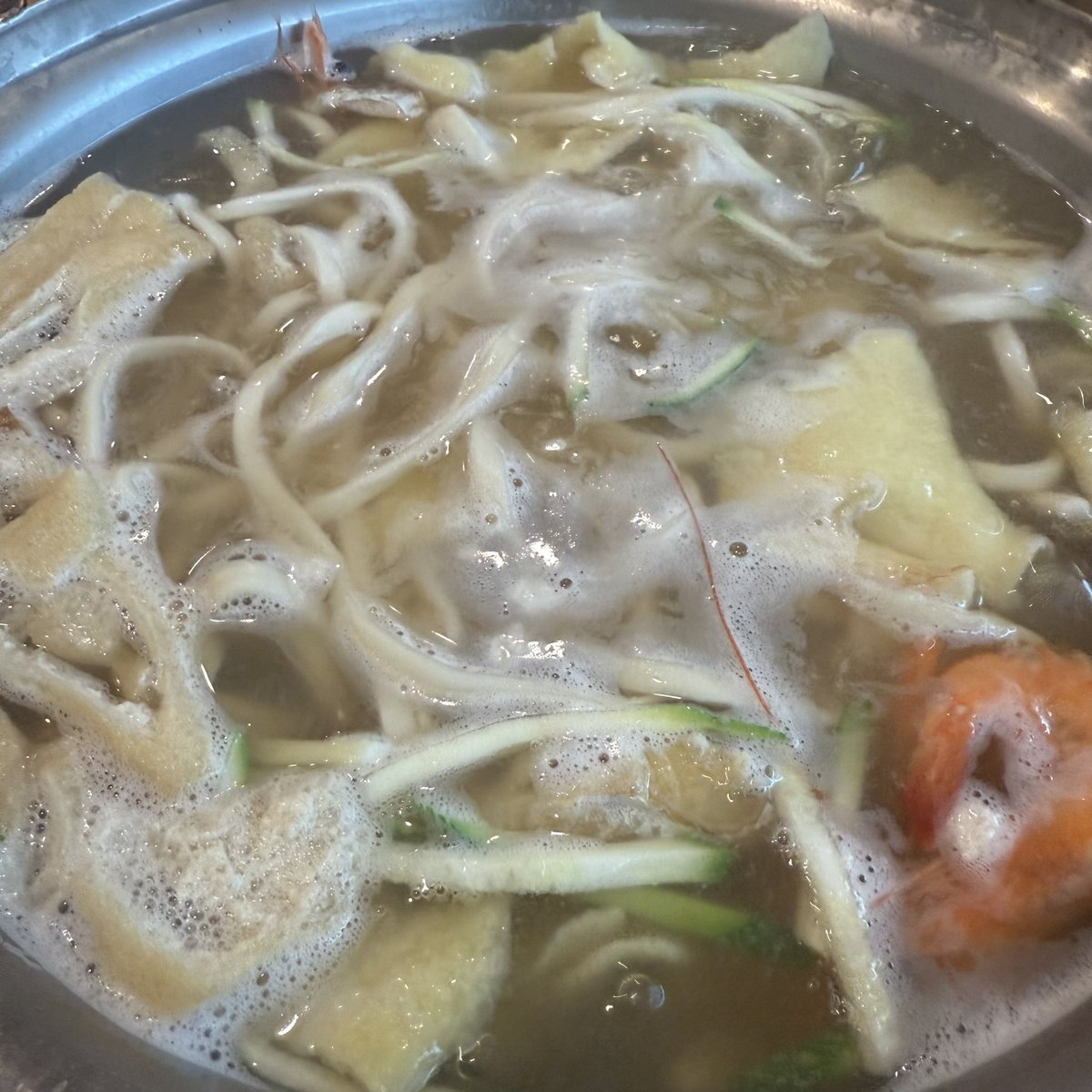 그을님이 모캡끝나고 비오는날 뜨끈한 칼제비 사주심 
맛나게 잘 묵어뜹니다 <a href="/Geul_Smile/">그을 GEUL</a>