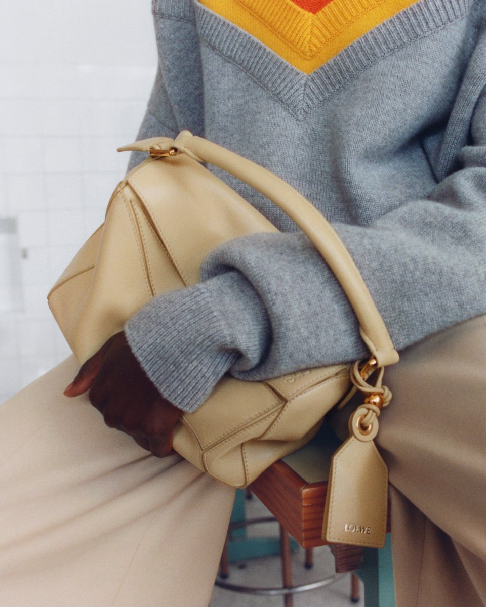 本日限定セール 美品 LOEWE ロエベ EYE NATURE 最終値下げです 本日限定セール 美品 LOEWE ロエベ EYE NATURE 最終値下げです