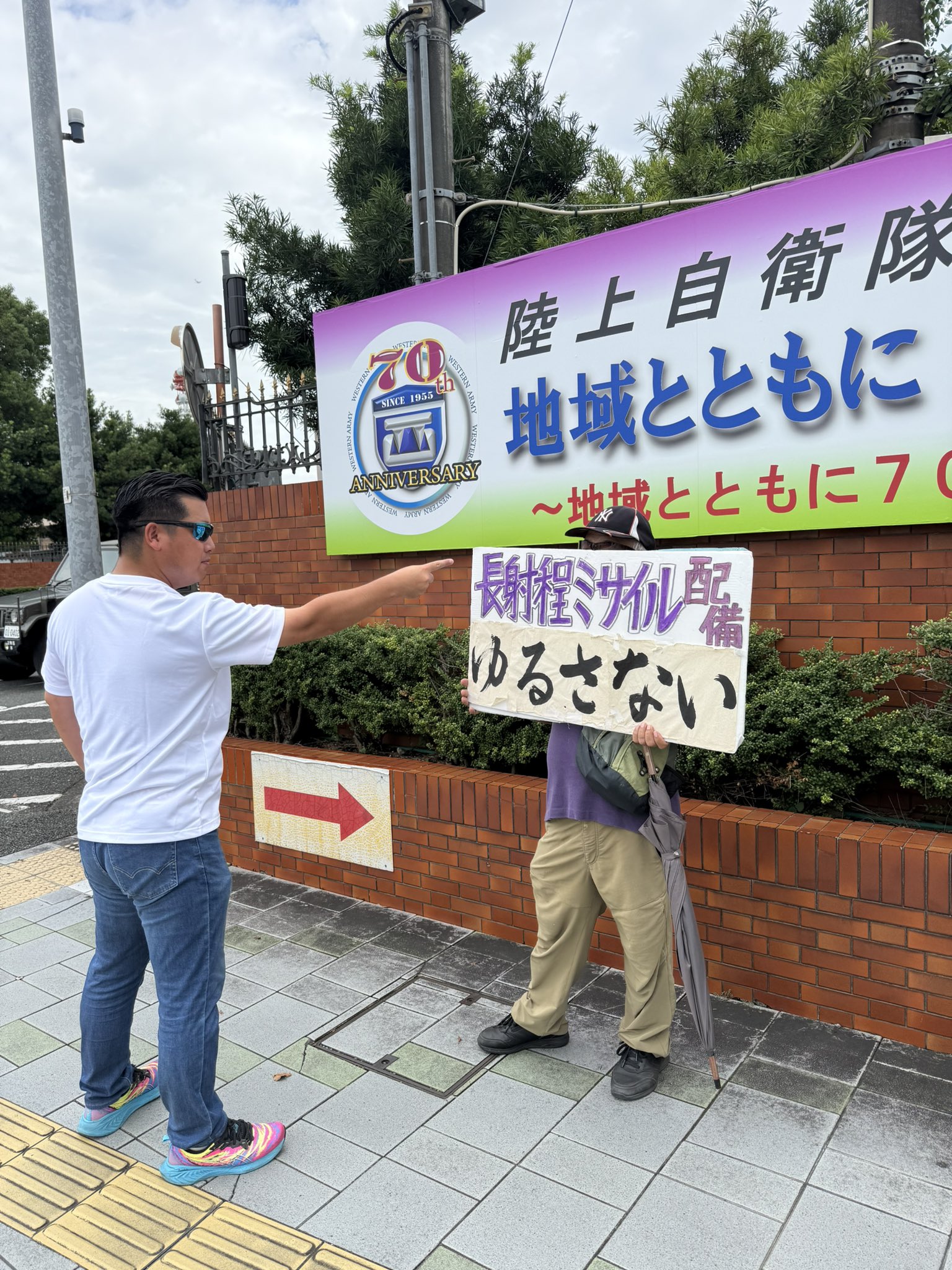 猫とインコ ※DM不要、送ってきた人は即ブロック