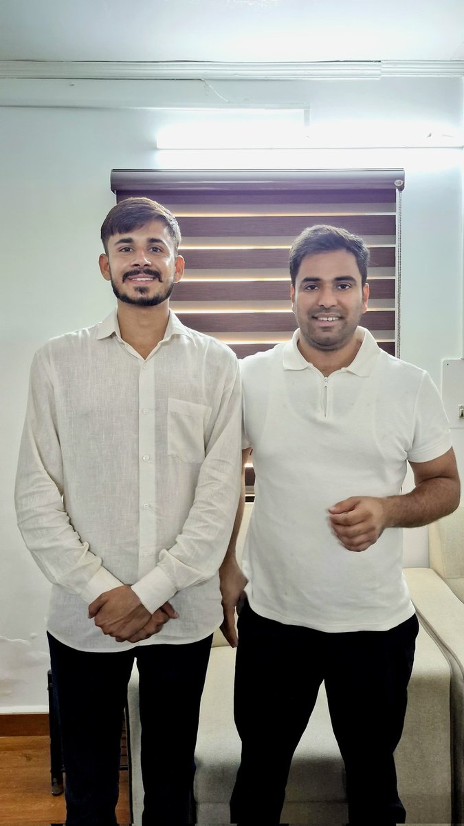 vishaljakhar4u's tweet image. आज दिल्ली स्थित NSUI राष्ट्रीय मुख्यालय पर, बड़े भाई श्री रोशन गुर्जर जी के साथ NSUI राष्ट्रीय अध्यक्ष आदरणीय बड़े भाई श्री वरुण चौधरी जी से आत्मीय मुलाकात करने का सौभाग्य प्राप्त हुआ।
@varunchoudhary2 
@nsui