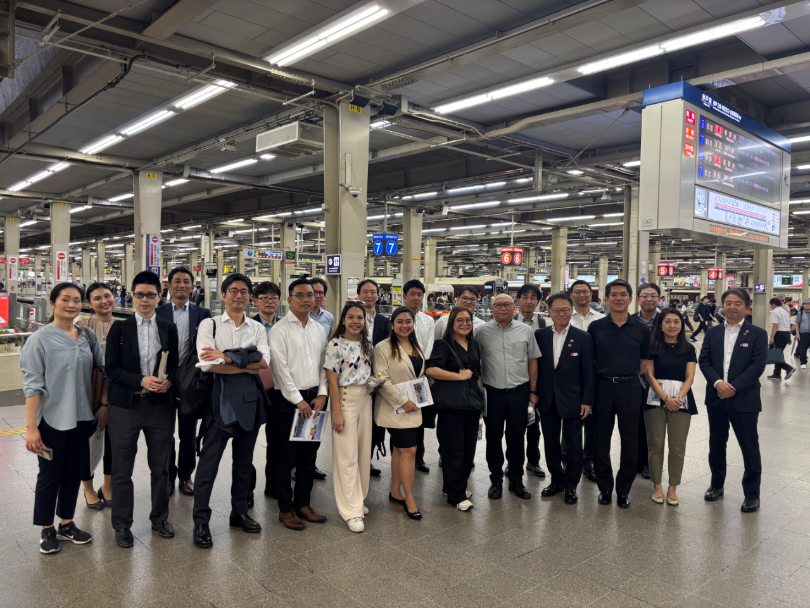 AmbJPNinPH's tweet photo. What a great honor to welcome the members of the Philippine government to Osaka, Japan! Through this Joint Committee, which serves as a #SolidFramework for advancing 🇯🇵🇵🇭 infrastructure agenda, we continue to further strengthen our economic and development cooperation. 🤝📈 https://t.co/xY8RKtaWTF