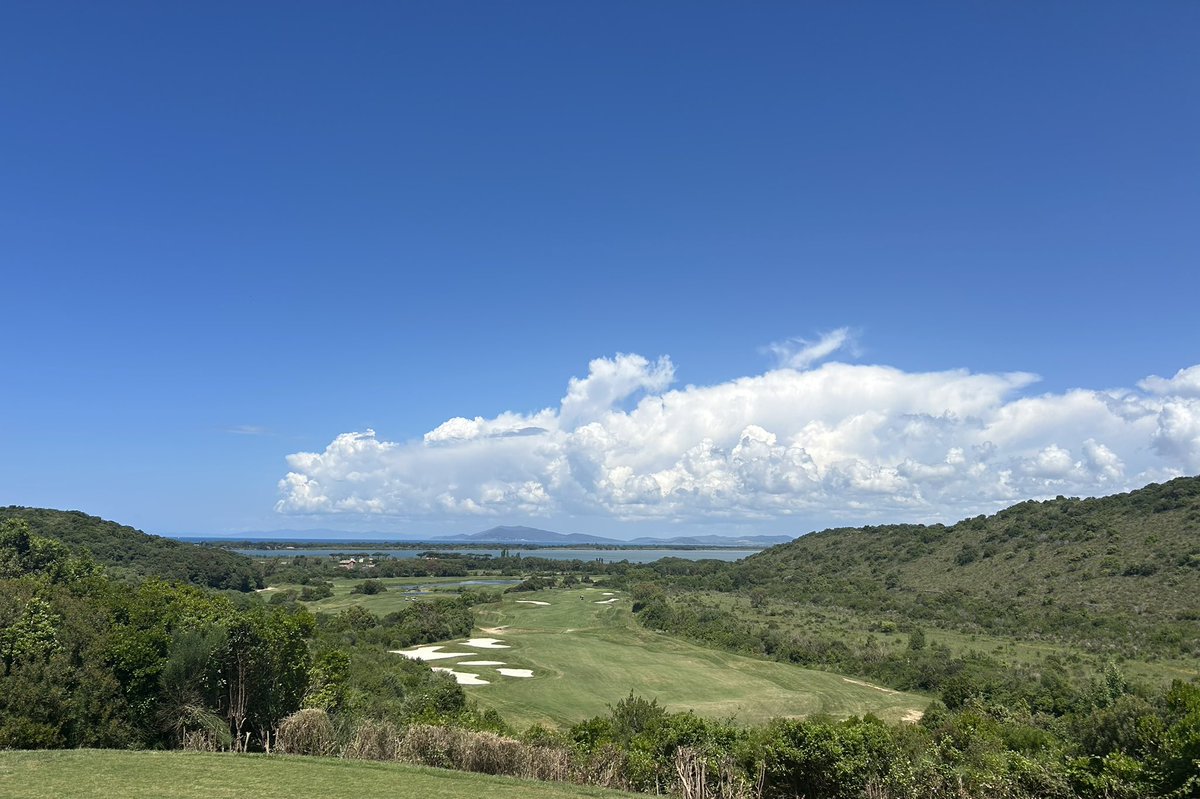 HeadyPR's tweet image. As the sun continues to shine in Orbetello, there’s still time for an Autumn golf break at @ArgentarioGolf in Tuscany! #golf #argentariogolf #break #holiday #tuscany #italy