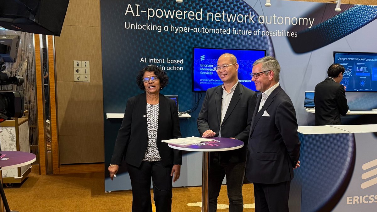 ericsson's tweet photo. 🎥🗣️Insightful discussion with @CelcomDigi and @AppledoreVision on autonomous network operations at #FutureNetAsia.
#ManagedServices #ANOps #AN #telecoms https://t.co/ItoY9UJYA1