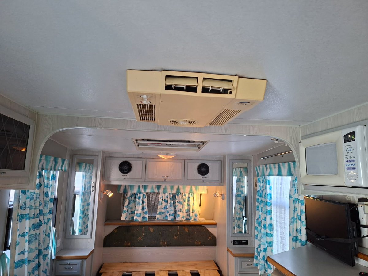 JB_hunter00's tweet image. Finally got the Caravan 🚐