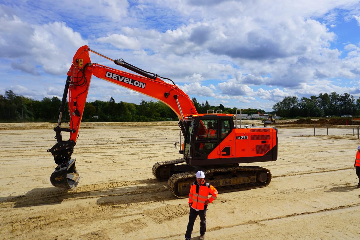 DiggerManBlog's tweet image. Develon Europe Demonstrates E-Stop

earthmoversmagazine.co.uk/digger-man/vie…

#Develon #diggers #diggermanblog #earthmovers #estop #Excavators #france #heavyequipment #safetyfirst
