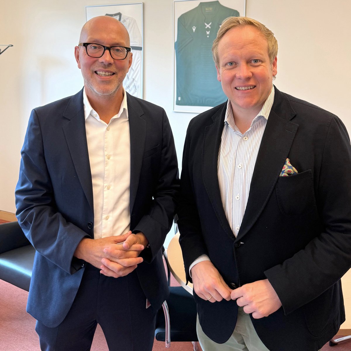 Guter Austausch mit <a href="/TKuban96/">Tilman Kuban</a>  zur europäischen Wirtschaftspolitik – von der #CSDDD, dem #Omnibus-Paket bis hin zum #CSRD-Umsetzungsgesetz. Wir sprachen auch über den „Herbst der Reformen“ in Deutschland, der weit mehr umfassen muss als eine Sozialversicherungsreform. <a href="/gdv_de/">GDV</a>