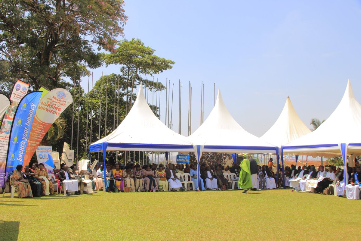 BugandaKingdom_'s tweet image. Enkya ya leero, abantu ba Kabaka bakiise Embuga mu nkola ya #LuwaloLwaffe
Ssaza Mawokota; Ssaabaddu Kituntu, Ssaabawaali Nkozi ne Mut. II Kirengente
Ssaza Busiro; Ssaabawaali Kasanje ne Ssaabagabo Nsangi
Buddu; Ssaabawaali Bukoto
Kyaddondo; Mut. IV Mukulu wa Kibuga Mengo Lubaga…