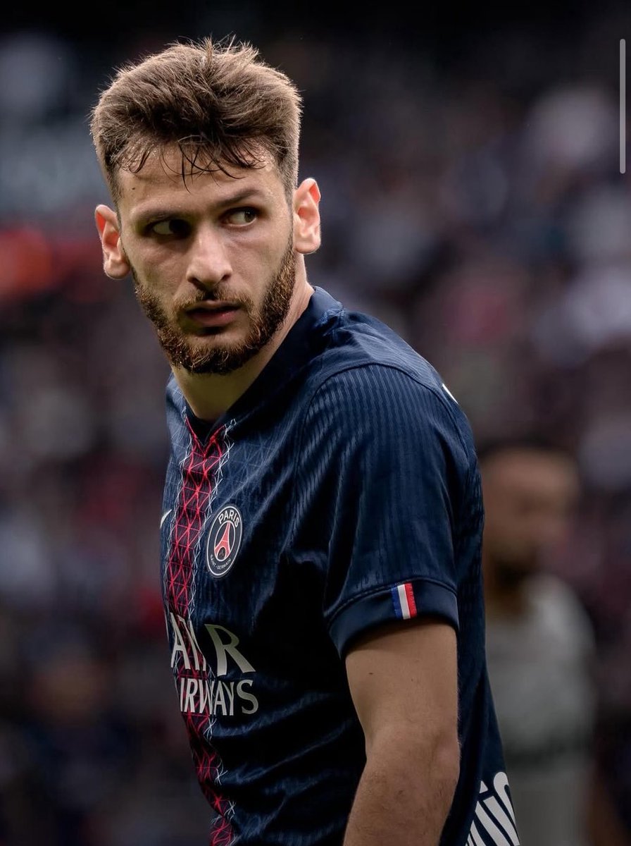 🇬🇪🇫🇷 KHVICHA KVARATSKHELIA SERA PRÉSENT FACE À L’ATALANTA ! 🥳

Le médecin n’a révélé que de blessures mineurs, le géorgien c’est reposé hier et pourra disputer le match demain face au club italien ! 😁