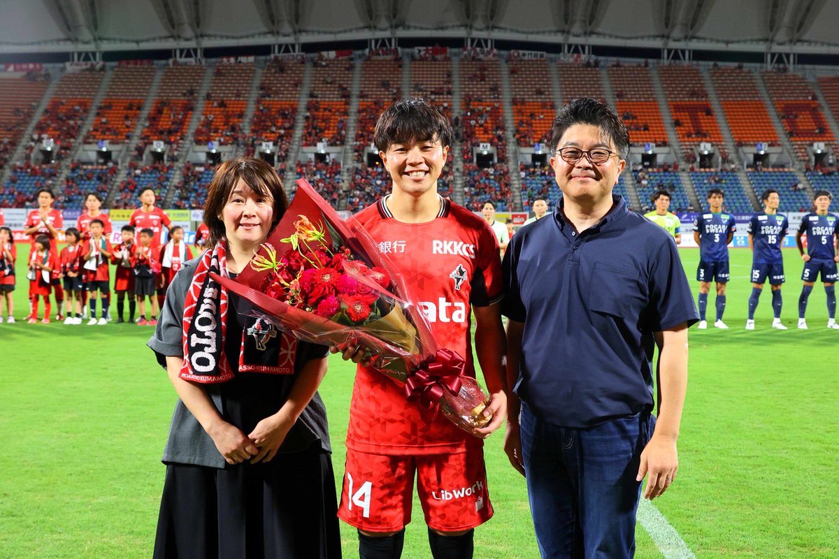 J通算100試合のセレモニーをしていただきました！ 勝って、点取って