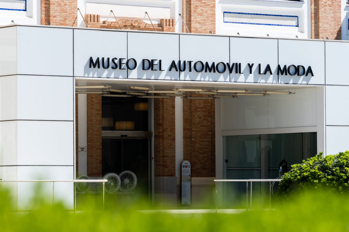 En Málaga, hay un lugar donde los coches cuentan historias y la moda nunca pasa de moda. 

Hoy ese lugar cumple un año más: ¡feliz aniversario al <a href="/MuseoAutomovilM/">Museo del Automóvil y la Moda de Málaga</a>! 🚗✨👗