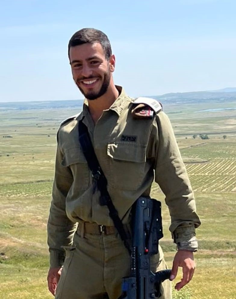 ״מה שאתה עושה תעשה עד הסוף וכמו שצריך״.

סרן ליאל חיו ז"ל ❤️
חטיבת גולני.
נפל בכ"ט בכסלו התשפ"ד (12 בדצמבר 2023).
יהי זכרו ברוך 🙏