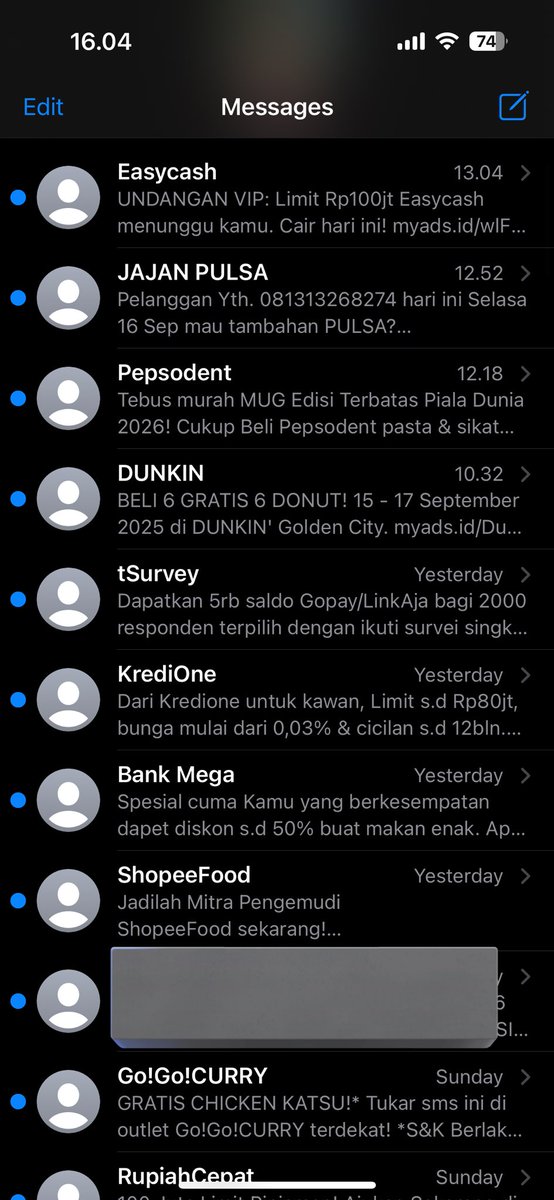 gosequartz's tweet photo. Nyampah bgt tolong dong ini, hampir tiap hari ada aja spam call dari nomor ga jelas sm sms dari pinjol ckckck @Telkomsel https://t.co/281MubMugP