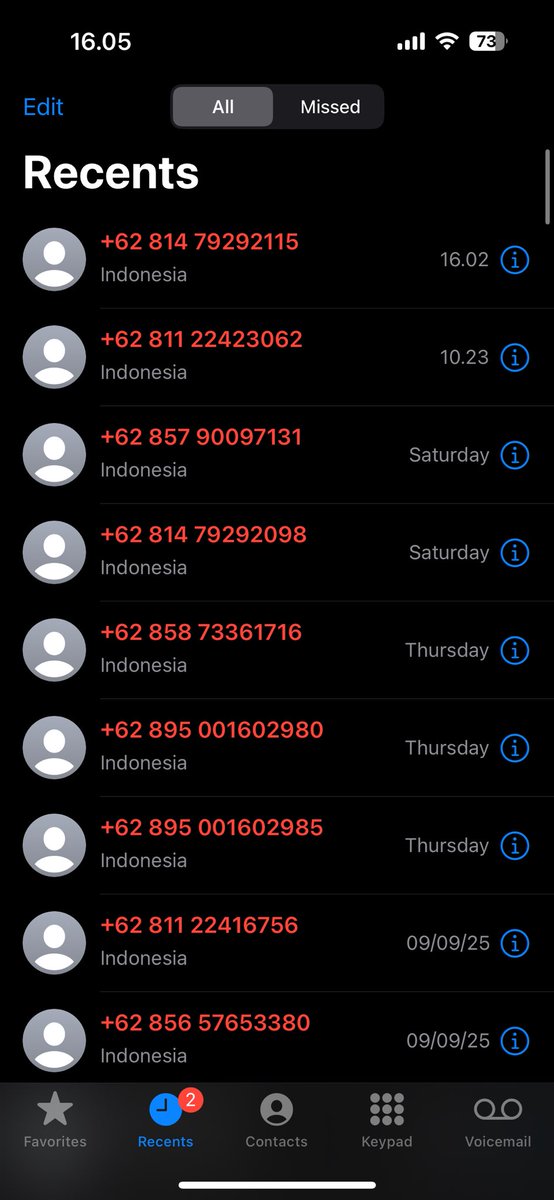 gosequartz's tweet photo. Nyampah bgt tolong dong ini, hampir tiap hari ada aja spam call dari nomor ga jelas sm sms dari pinjol ckckck @Telkomsel https://t.co/281MubMugP