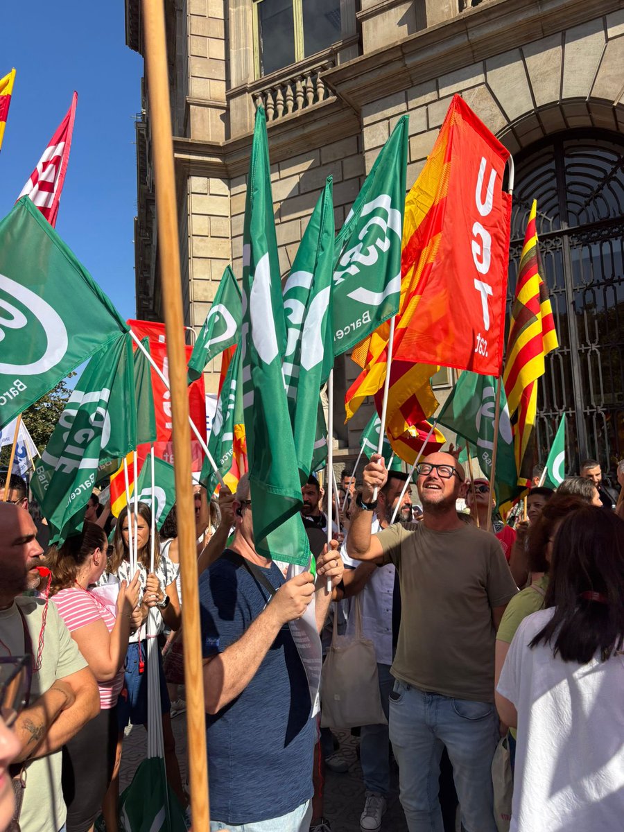 CsifCatSanitat's tweet photo. #estatutpertotes https://t.co/XoPOaFRt6p