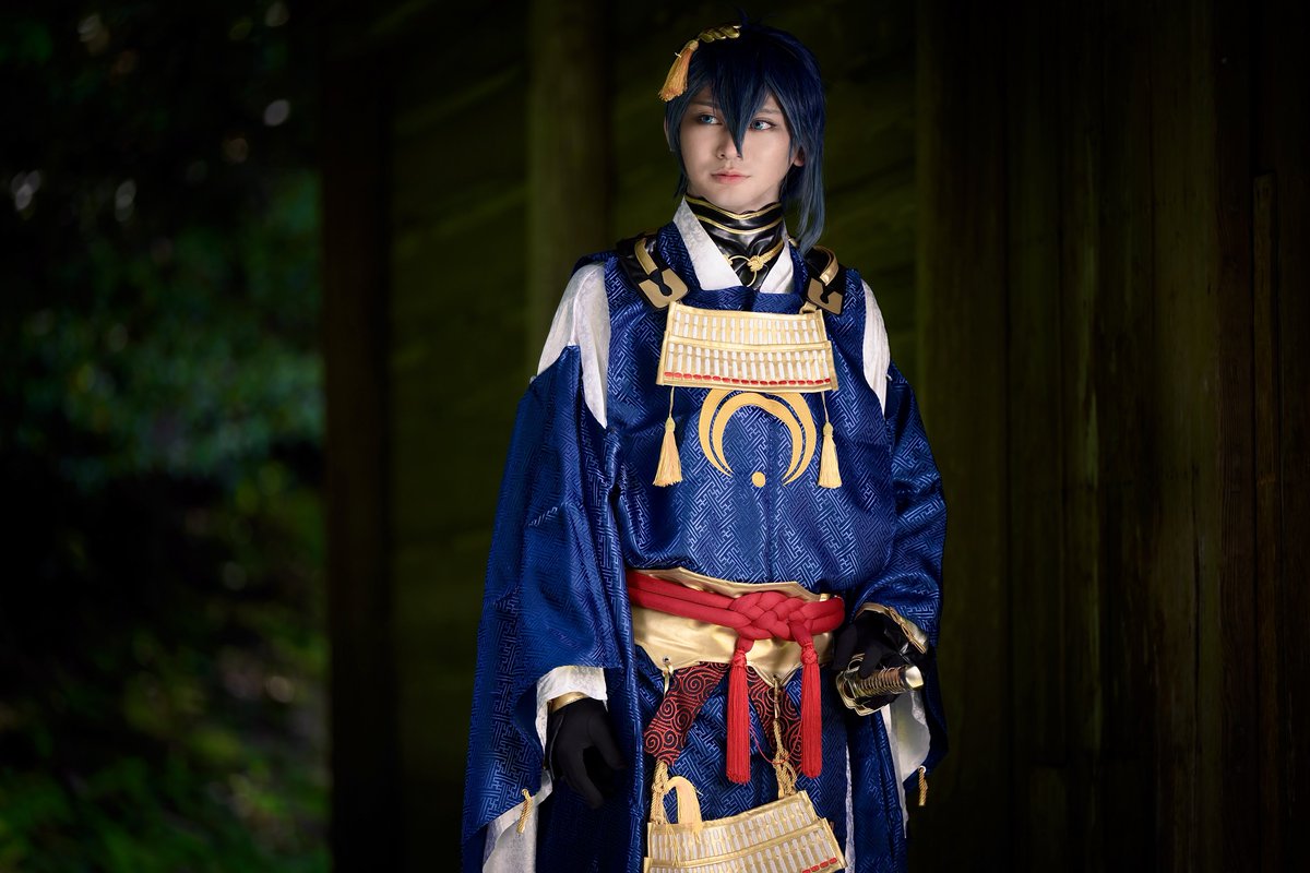 cos
刀剣/三日月宗近