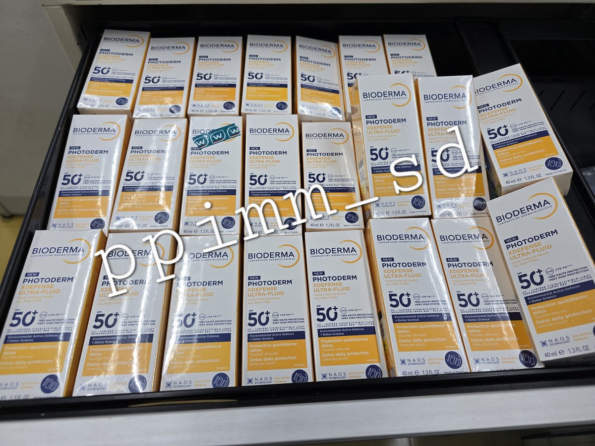 pimpim_sd's tweet photo. วันเกิดอยากจะแจก ใครอยากได้รีไว้เลยฮะ พรุ่งนี้เที่ยงๆ จะสุ่มแจก 3 ขวดคั๊บบบ ปลอบใจวันหวยออก 😁💛💙 
#Junenannirin #Enjoyyotdr #enjoyjune #เอนจอยจูน https://t.co/3iU0L4JVSk