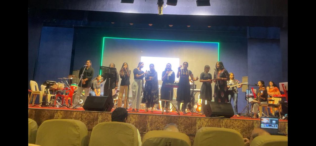 ✨ Ethiraj in Harmony with Idhayaganam ✨
Our music teams Dhwani &amp; Pitch Please lit up the 150th Mega Idhayaganam by Rotary Club of Madras East with a vibrant mashup &amp; spirited finale celebrating music, unity &amp; talent!
#MegaIdhayaganam150 #EthirajCollege #UniteForGood
<a href="/mike_vmm/">Mike Muralidharan</a>