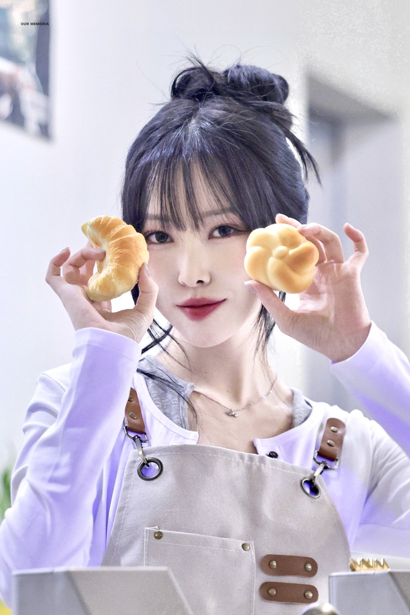 OurMemoria_'s tweet photo. 250912 카페 이벤트 2부 #유주 #YUJU https://t.co/SFABqdRPUq