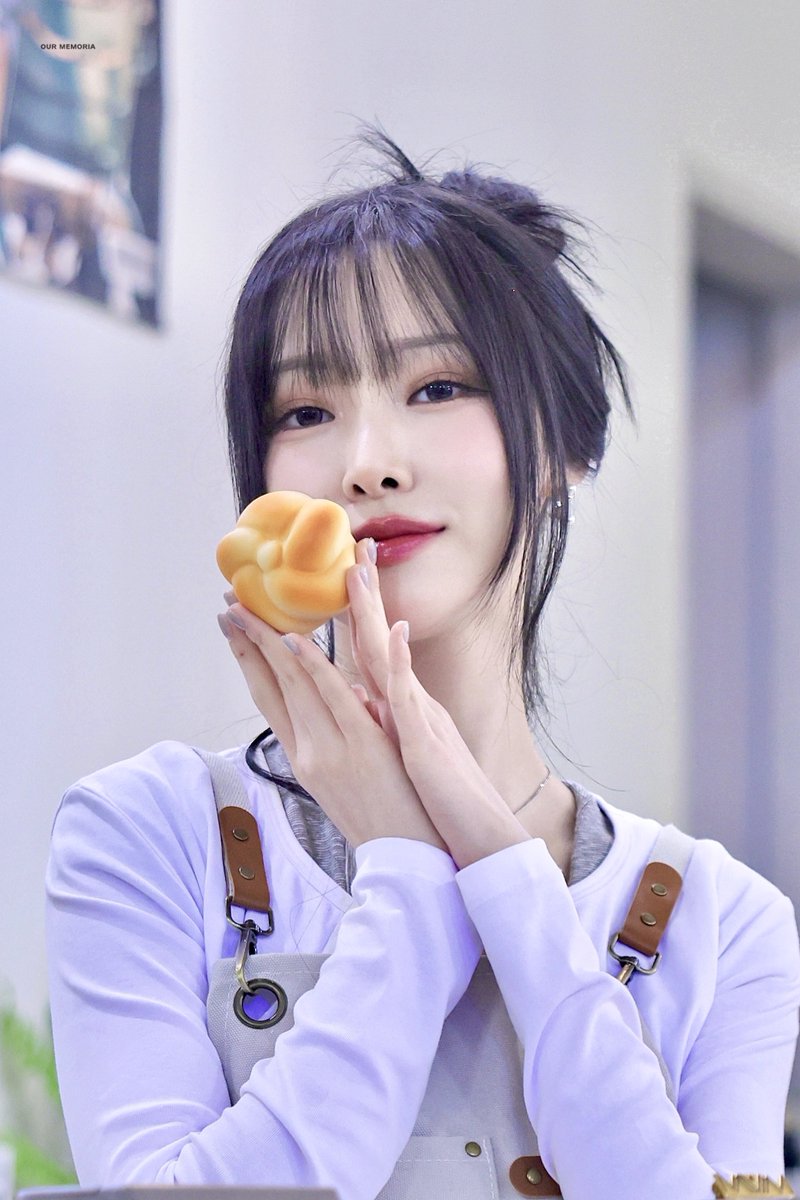 OurMemoria_'s tweet photo. 250912 카페 이벤트 2부 #유주 #YUJU https://t.co/SFABqdRPUq