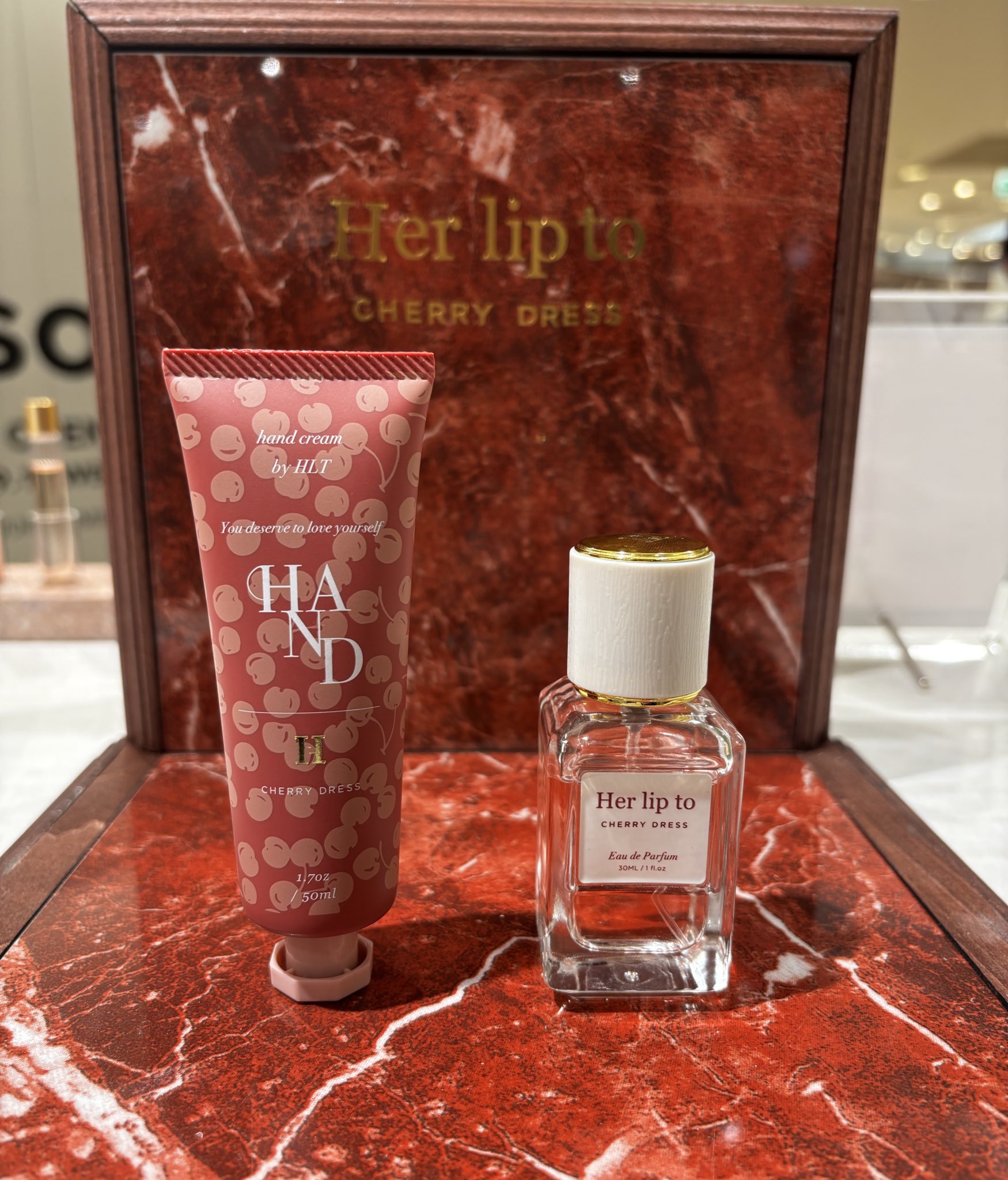 Her lip to⭐︎The Cherry Trio Set ⭐︎チェリー リップ バッグ