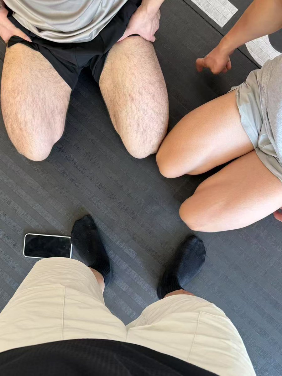 foot lover tweet media