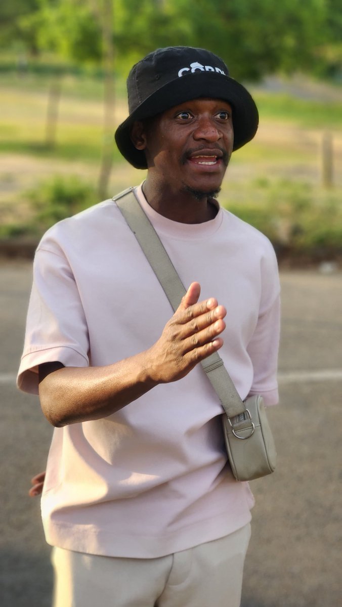 Lana bengibacazela ukuthi indoda enganemali nayo inalo ilungelo lokuba nentombi.