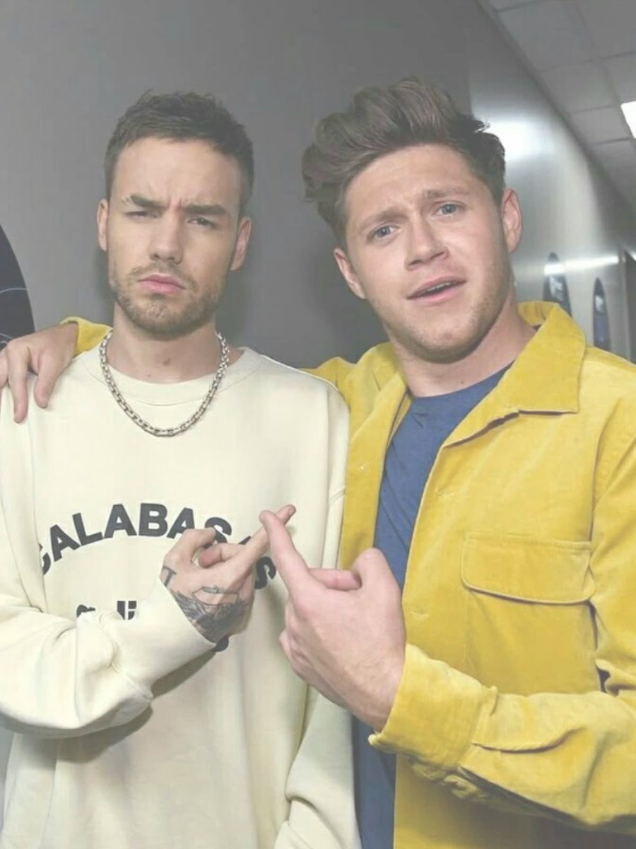 Ls28_Zp25's tweet image. #NiallsMonth❤️

Day 16 - Niall with any 1D member❤️
Niam❤️🇮🇪
Nouis🩵🇮🇪
Narry💚🇮🇪
Ziall💛🇮🇪

#ProjectNiall #WeLoveYouNiall