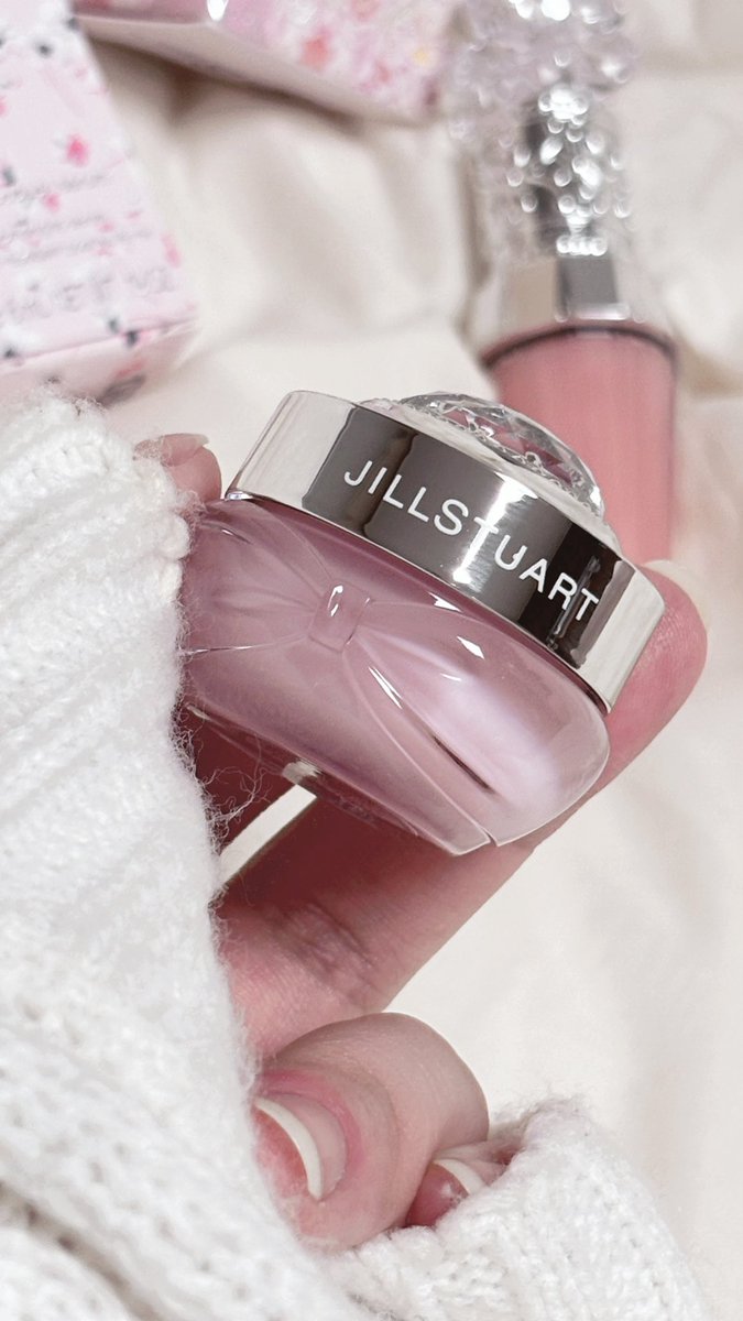 네!!!!!! 평생 발라도 다 못바를 립이 쌓여있는데 구냥 패키지가 이뻐서 삿어요 왜요?!?
 ㄴ 아무도모라고않햇어요