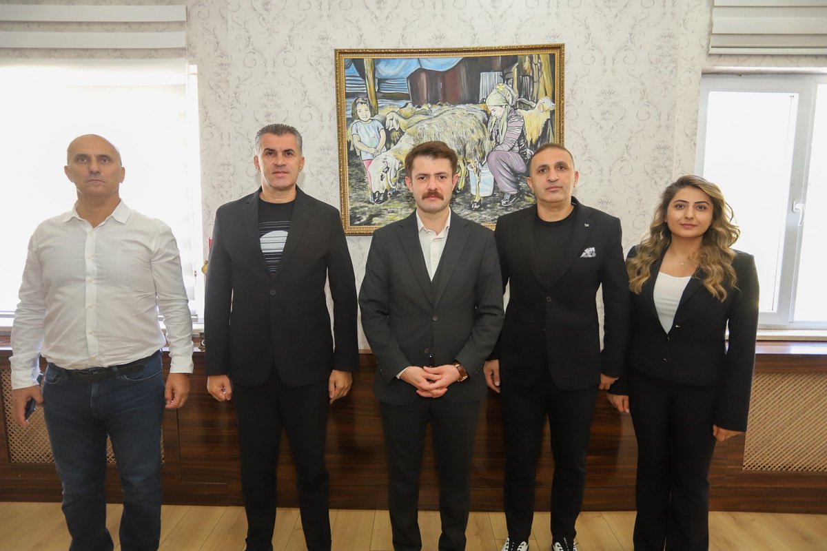 CukurcaKaymakam's tweet photo. Gençlik ve Spor İl Müdürü Emin Yıldırım, Spor Hizmetleri İl Müdürü Sabri Demir, Gençlik Hizmetleri İl Müdürü Fahri Güldal ve Gençlik ve Spor İlçe Müdürü Çınar Çifçi, Kaymakamımız Sayın @cebeciemrem ’yi ziyaret ettiler. https://t.co/AOgCRGeB5L