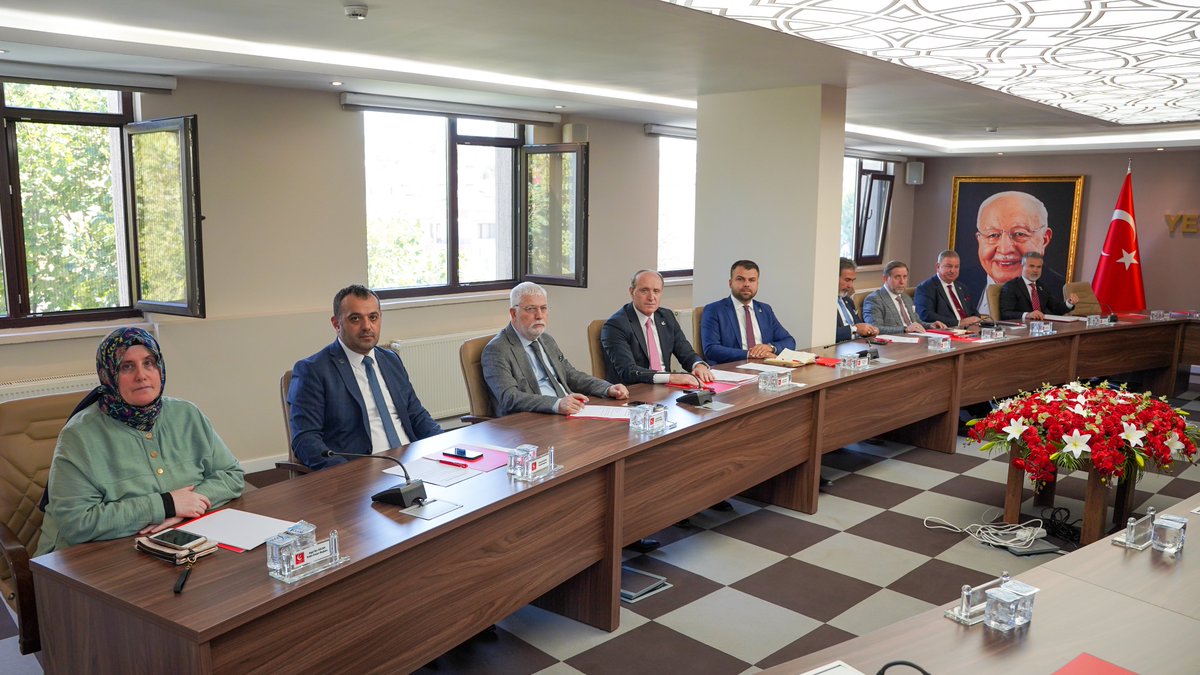 Genel Başkanımız Dr. Fatih Erbakan’ın başkanlığında MYK toplantısı başladı.