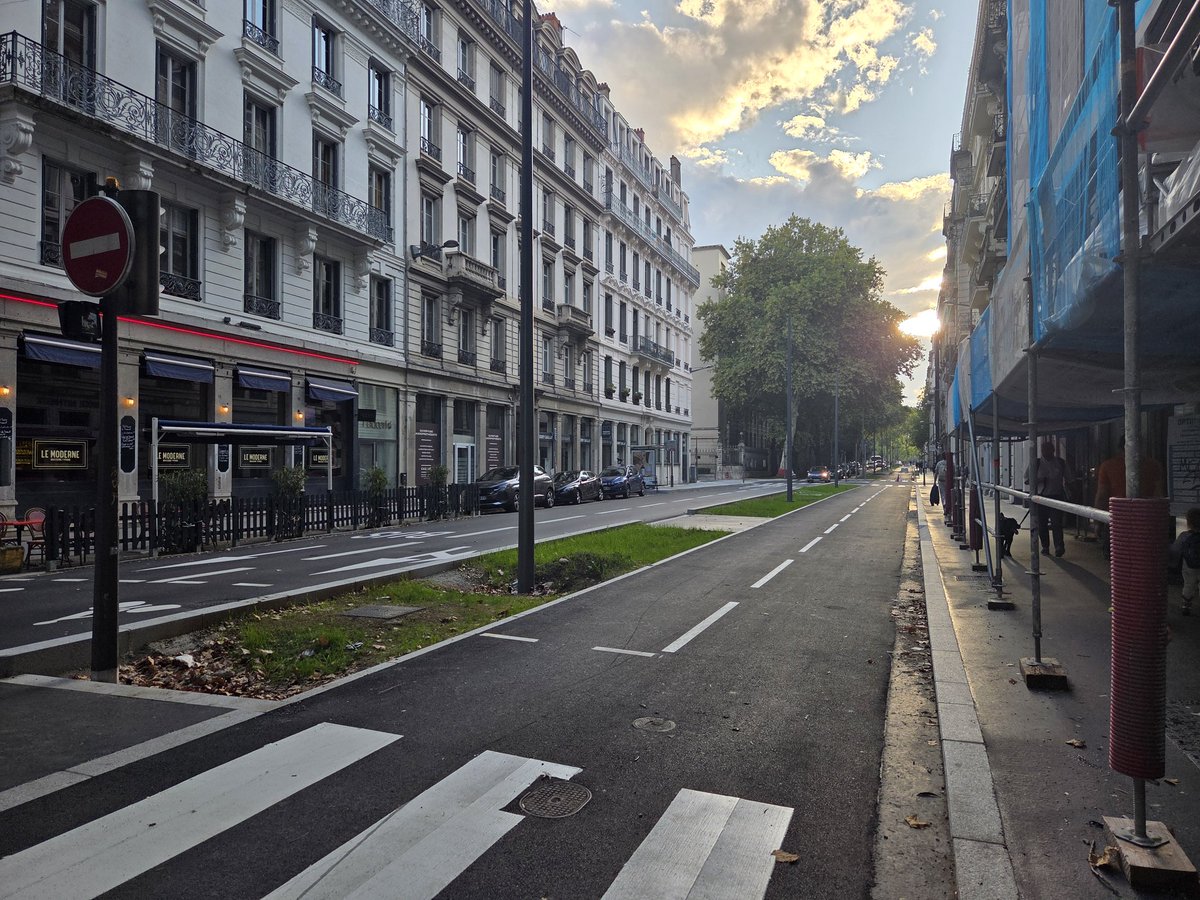 QBareille's tweet image. Aménagement de la voie lyonnaise 11 Rue de Bonnel. Une vaste opération de rééquilibrage de l&apos;espace public qui permettra en outre l&apos;élargissement des trottoirs et la plantation de 37🌳
