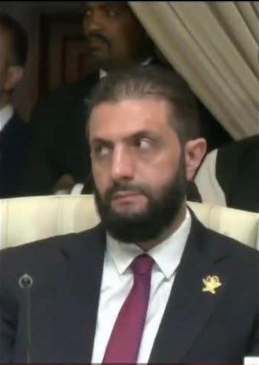 RaghdaaElSaeed's tweet photo. من الأخر الشجاع بينظر في عين اي شخص بزاوية مستقيمة أما الجبان فجسده (وجهه) يمنعه من الالتفاف فيتلصص بعينيه .. و اللي مش عاجبه كلام العلم يعمل لي بلوك بس يروح يتأكد الأول من المعلومة عشان ميتفاخرش بغباءه ✋🏻 https://t.co/2VE7ZwkESY