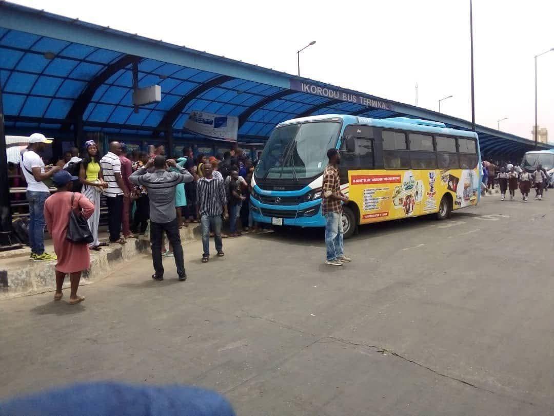 abdullahayofel's tweet image. NIGERIA HAPPENED TO ME THIS MORNING!

So, I boarded a BRT bus to Ikorodu this morning-4/9/2025. I alighted at the last bus stop ( Garage) and I went straight to the bus park in front of Oriwu Central Mosque where I was to pick up a parcel someone pleaded I help with enroute my…