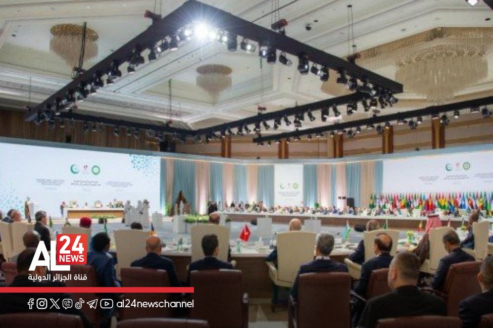 AL24Francais's tweet image. Le sommet de Doha salue les efforts de l’Algérie dans la défense de la souveraineté du Qatar et pour le triomphe de la cause palestinienne

al24news.dz/fr/le-sommet-d…

#Qatar #sommet #ligue_arabe #Algérie #agression #cooperation_islamique #entité_sioniste