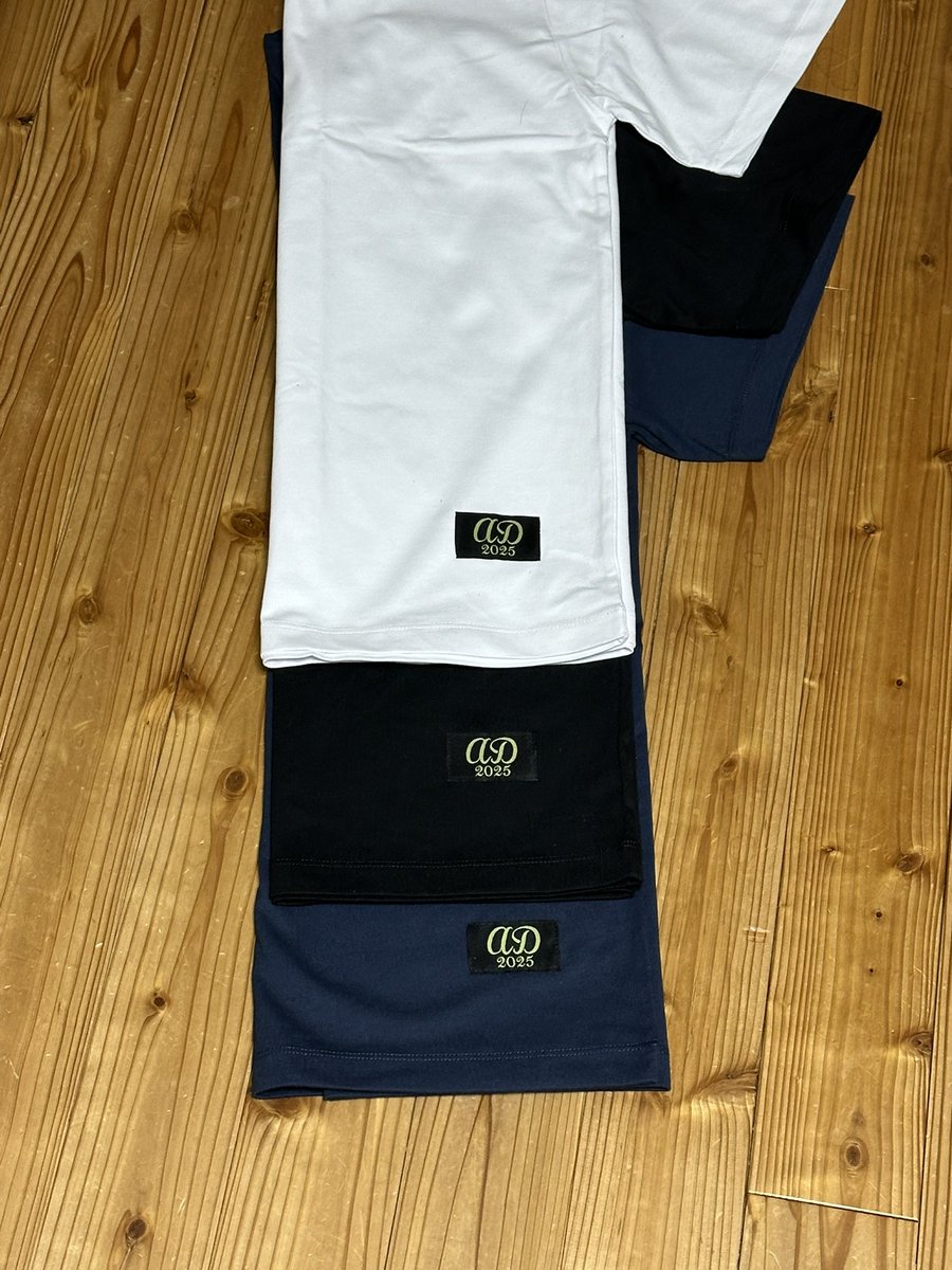 an20110425's tweet photo. 昨日は白Teeで今日は黒Tee
仕事しやすいし動きやすい🤩

◎Ｔシャツ⬇️
　Original Plain Label Tee [X] White
　XLサイズ✨

◎パンツ⬇️
　ADDICT Balloon Tag Logo Track Pants サイズ

◎スニーカー⬇️
　YEEZY Knit Runner 

明日はNavy着てますね😊

@addict_snkrs27 @ub_addict 
#ADS1 https://t.co/Jgrk2xa0pZ