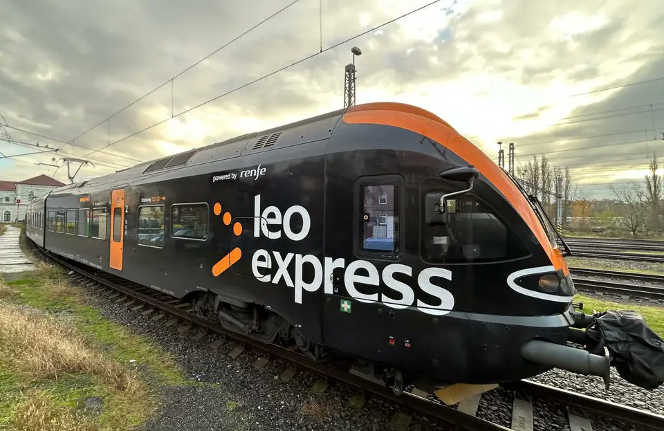 🔥 Co planuje <a href="/leoexpress/">Leo Express</a> w Polsce❓
Polecam wywiad z szefem Leo Express o tym gdzie może trafić Talgo, nowych trasach w Polsce, przetargach i darmowym piwie 😀
Więcej: rynek-kolejowy.pl/wiadomosci/leo…
#kolej #konkurencja