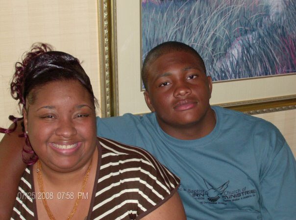 Sosa_migo59's tweet photo. Today marks 13 years you been gone mama! I miss you and love you wish u was here to see the man i have become!!! #Ripmama https://t.co/2yb2cECnfW