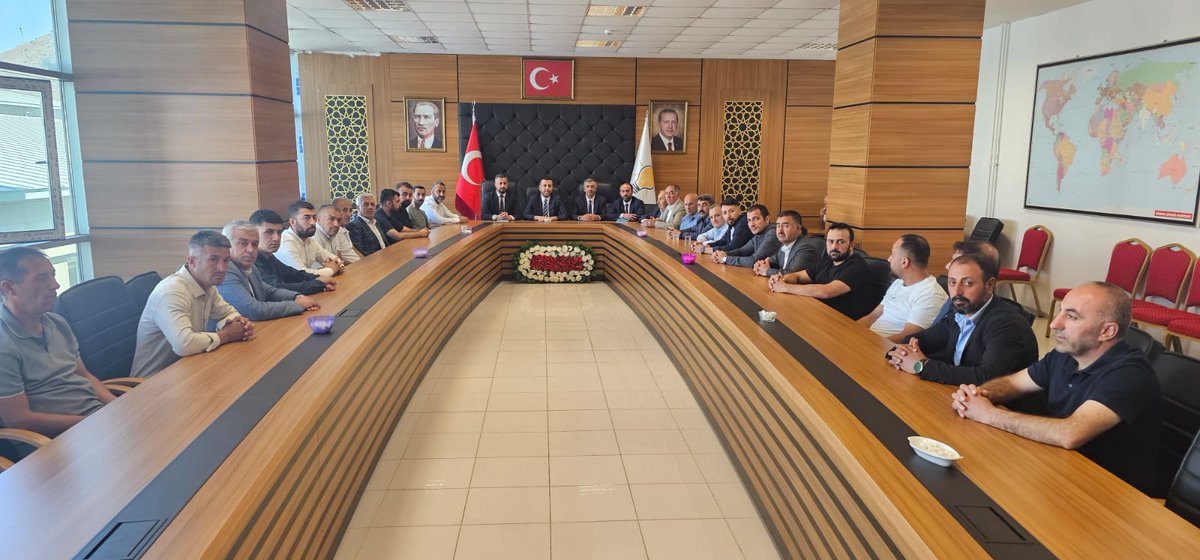 Emre GÜZELSOY (@emre_guzelsoy) on Twitter photo İl Kordinatörümüz Sn. <a href="/RamazannArkan/">Av.Ramazan ARKAN</a>,Belediye Başkan Yardımcımız Sn. Hasan ORUK İl Teşkilat Başkanımız Sn. Şahin Yıldız ın katılımı ile Mahalle ve Köy Başkanları toplantımızı icra ettik. Köy ve Mahallelerde teşkilat konuları üzerine istişarelerimizi gerçekleştirdik. İl Kordinatörümüz Sn. <a href="/RamazannArkan/">Av.Ramazan ARKAN</a>,Belediye Başkan Yardımcımız Sn. Hasan ORUK İl Teşkilat Başkanımız Sn. Şahin Yıldız ın katılımı ile Mahalle ve Köy Başkanları toplantımızı icra ettik. Köy ve Mahallelerde teşkilat konuları üzerine istişarelerimizi gerçekleştirdik.