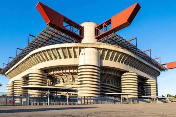 MilanActuFR's tweet photo. ��LE STADE DE SAN SIRO VA ÊTRE VENDU ! LE MAIRE DE LA VILLE SALA A ANNONCÉ AUJOURD’HUI AVOIR TROUVÉ UN ACCORD AVCE MILAN ET L’INTER SUR LA VENTE DU STADE 🏟️ 

@SkySport https://t.co/vN1mosMXUU