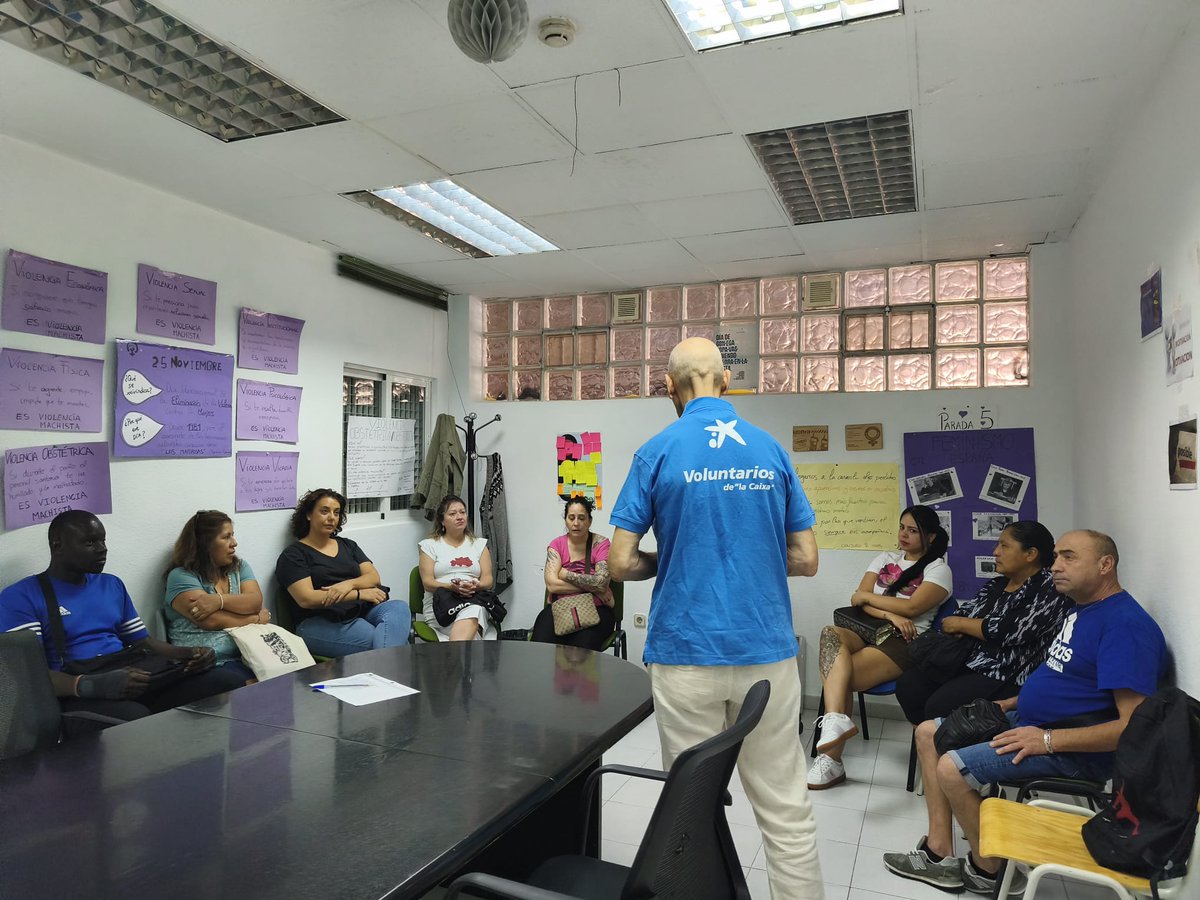 iceas_ong's tweet photo. 💼 Taller de #EntrevistaPersonal en colaboración con voluntariado @caixabank
Hoy, los/as participantes nuestros #ItinerariosLaborales, han entrenado la entrevista individual en un proceso de selección.
#CentroCaracol #Orcasur 
#Empleo #InserciónSociolaboral 
#IceasAsociación https://t.co/yhIyU0c7cv