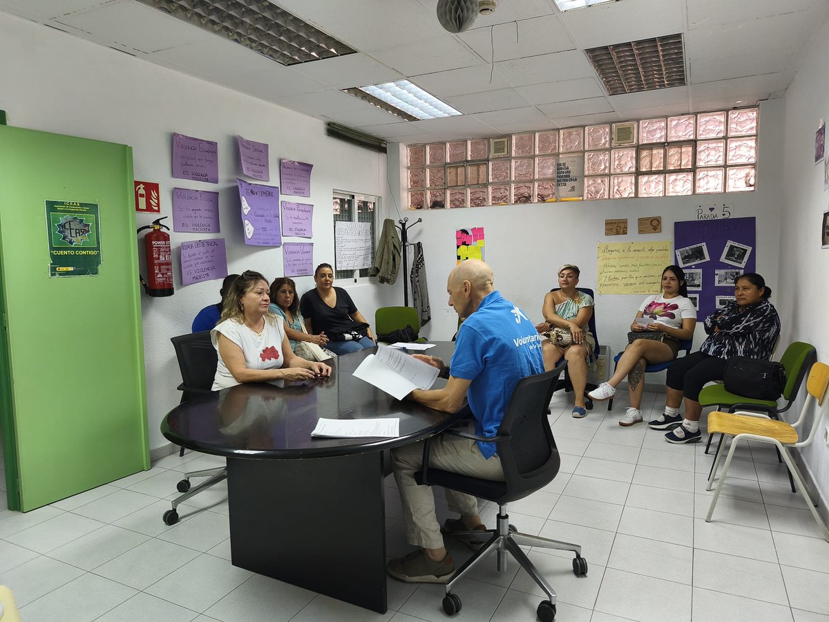 iceas_ong's tweet photo. 💼 Taller de #EntrevistaPersonal en colaboración con voluntariado @caixabank
Hoy, los/as participantes nuestros #ItinerariosLaborales, han entrenado la entrevista individual en un proceso de selección.
#CentroCaracol #Orcasur 
#Empleo #InserciónSociolaboral 
#IceasAsociación https://t.co/yhIyU0c7cv