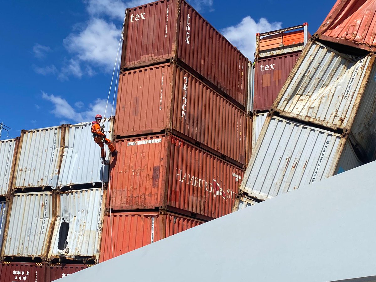 At Resolve Marine, protecting people, environment, and assets is top priority. We lead emergency response operations that include #hazmat cleanup by our specialized teams who undergo comprehensive #HAZWOPER training. resolvemarine.com/our-markets/sh… #marinesolutions #resolvemarine