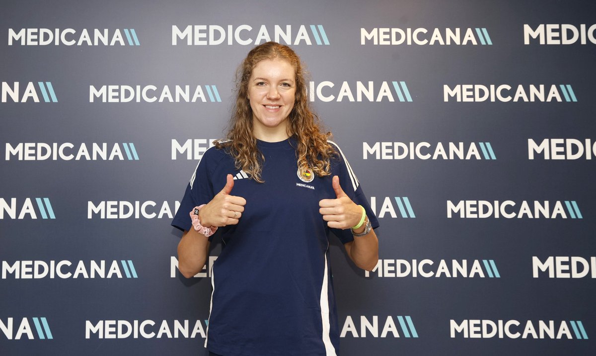 Fenerbahçe Medicana Kadın Voleybol Takımımızın yeni sezon öncesi rutin sağlık kontrolleri devam ediyor.

<a href="/MedicanaSaglik/">Medicana Sağlık Grubu</a> Ataşehir Hastanesi’nde gerçekleştiren sağlık kontrollerinde; milli takımımızda bulunan kaptan Eda Erdem Dündar, Gizem Örge, Aslı Kalaç, Hande Baladın, Melissa