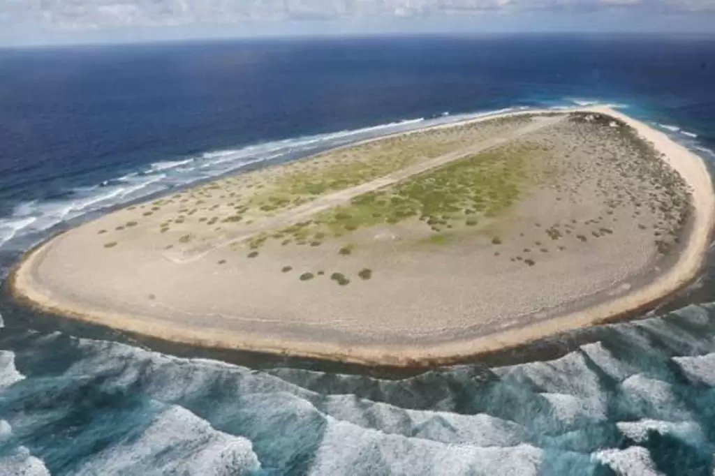 La isla que olvidó el mundo 🏝️

1761: 160 personas fueron abandonadas en el Océano Índico.

15 años después, su historia de resistencia aún nos sorprende 👇