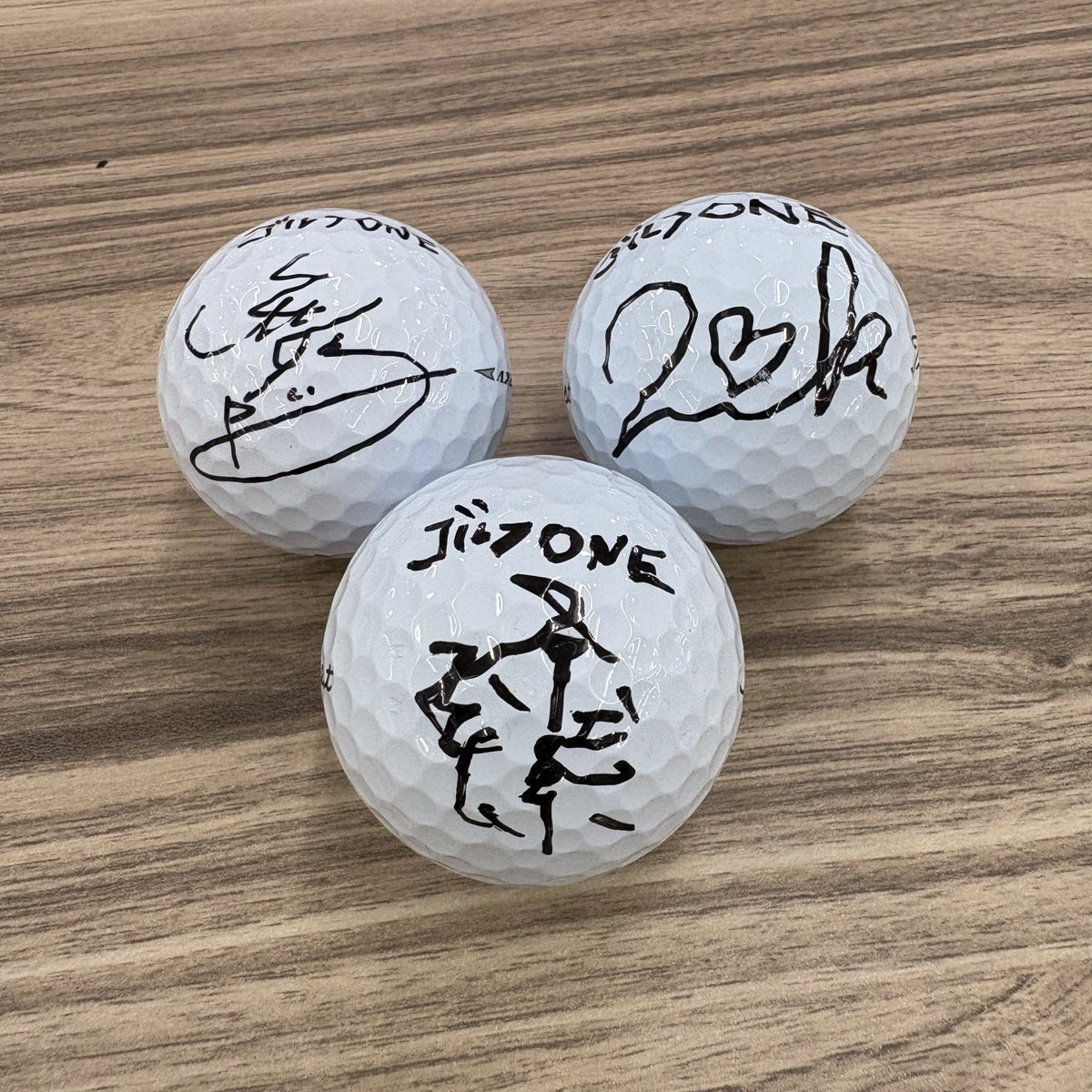 bstbs_golfone's tweet photo. #bstbs #ゴルフONE #プレゼント企画
【女子プロフィーバー世代対決】

#宮里美香 #原江里菜 #若林舞衣子 プロの
サイン入りボールを各1名様にプレゼント🎁✨

応募方法は
フォロー&amp;リポスト🔗

締め切りは10/18(土)まで！
ご応募お待ちしております！

過去の放送はU-NEXTで💁‍♀️ https://t.co/jSlhwca06L